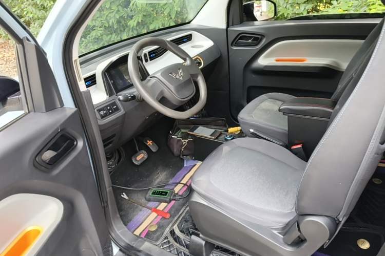 Used Wuling Hongguang MINIEV 2020 Enjoyment Model Lithium Iron Phosphate Left Front Seat