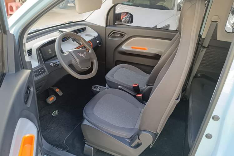 Used Wuling Hongguang MINIEV 2020 Enjoyment Model Lithium Iron Phosphate Left Front Seat