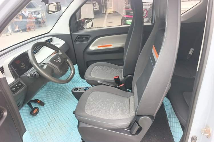 Used Wuling Hongguang MINIEV 2020 Freedom Version Lithium Iron Phosphate Left Front Seat