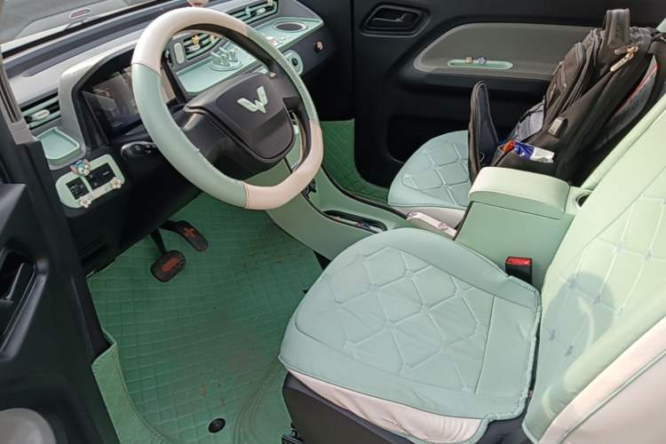 Used Wuling Hongguang MINIEV 2020 Freedom Version Lithium Iron Phosphate Left Front Seat