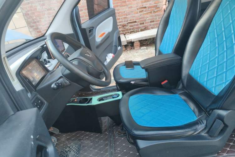 Used Wuling Hongguang MINIEV 2020 Enjoyment Model Lithium Iron Phosphate Left Front Seat