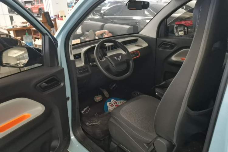 Used Wuling Hongguang MINIEV 2020 Easy Version Lithium-Ion Battery Left Front Seat