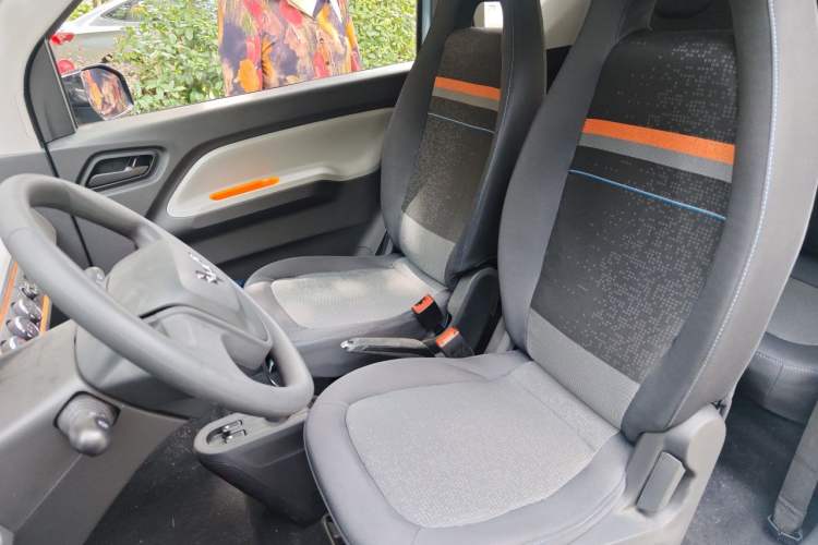 Used Wuling Hongguang MINIEV 2020 Enjoyment Model Lithium Iron Phosphate Left Front Seat