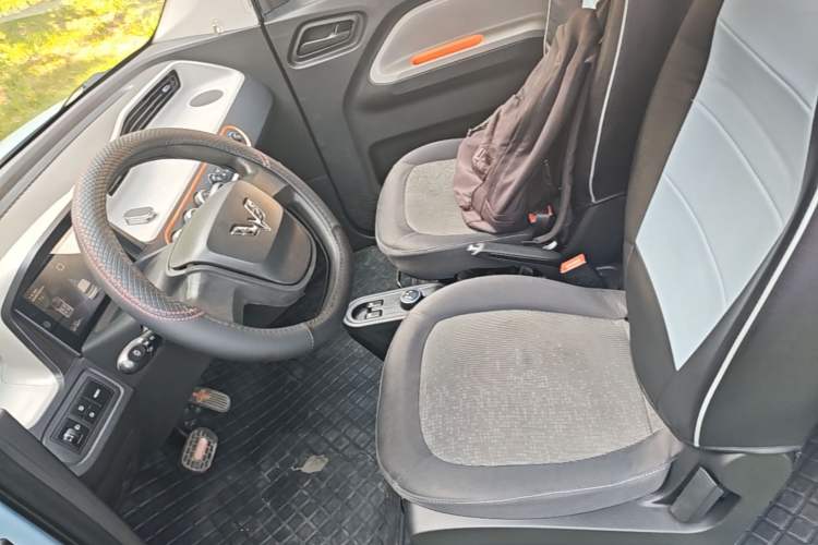 Used Wuling Hongguang MINIEV 2020 Freedom Version Lithium Iron Phosphate Left Front Seat