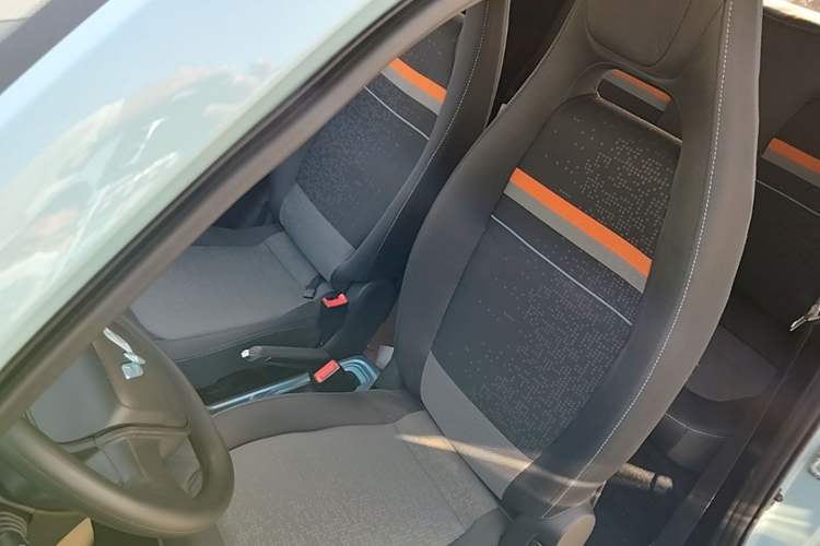 Used Wuling Hongguang MINIEV 2020 Freedom Version Lithium Iron Phosphate Left Front Seat