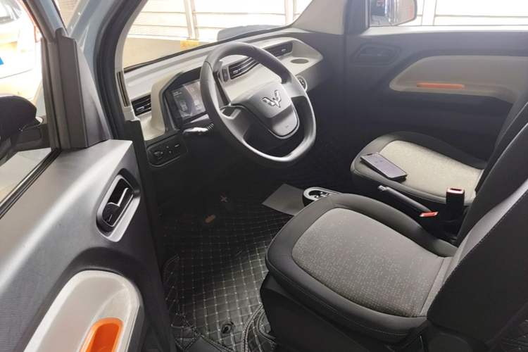 Used Wuling Hongguang MINIEV 2020 Zizai Version Lithium-NMC Left Front Seat