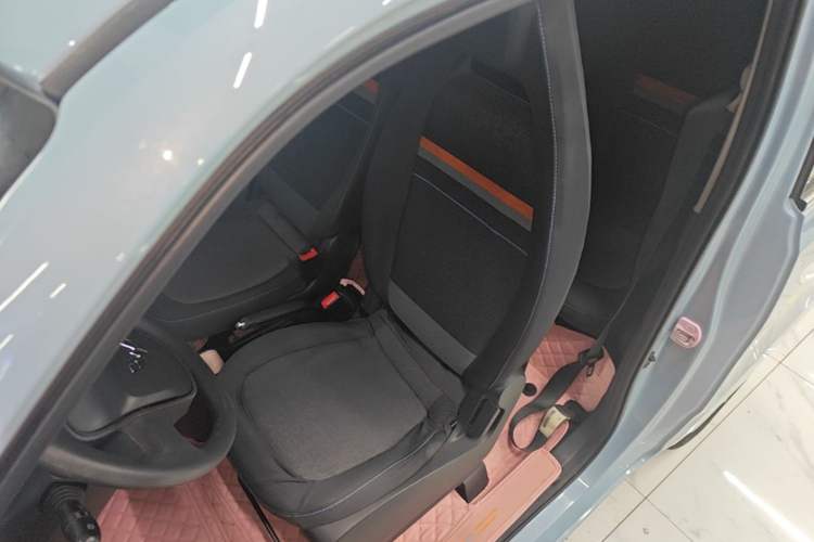 Used Wuling Hongguang MINIEV 2020 Enjoyment Model Lithium Iron Phosphate Left Front Seat