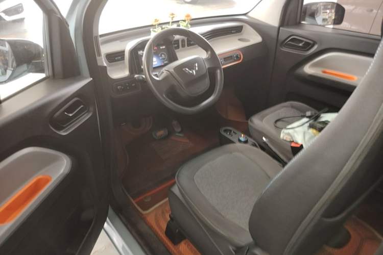 Used Wuling Hongguang MINIEV 2020 Freedom Version Lithium Iron Phosphate Left Front Seat