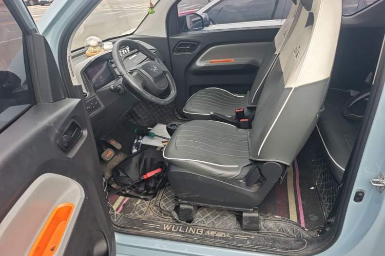 Used Wuling Hongguang MINIEV 2020 Enjoyment Model Lithium Iron Phosphate Left Front Seat