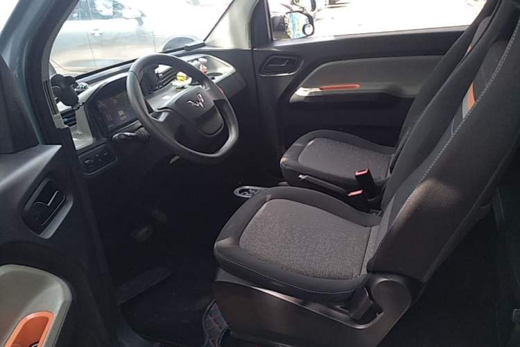 Used Wuling Hongguang MINIEV 2020 Enjoyment Model Lithium Iron Phosphate Left Front Seat