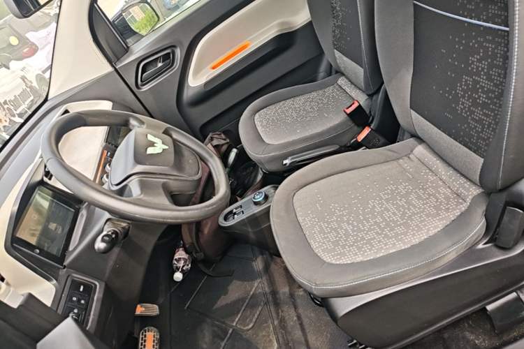 Used Wuling Hongguang MINIEV 2020 Freedom Version Lithium Iron Phosphate Left Front Seat