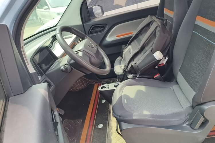 Used Wuling Hongguang MINIEV 2020 Zizai Version Lithium-NMC Left Front Seat