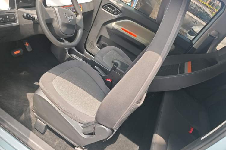 Used Wuling Hongguang MINIEV 2020 Freedom Version Lithium Iron Phosphate Left Front Seat