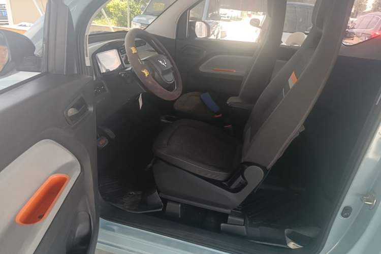 Used Wuling Hongguang MINIEV 2020 Zizai Version Lithium-NMC Left Front Seat