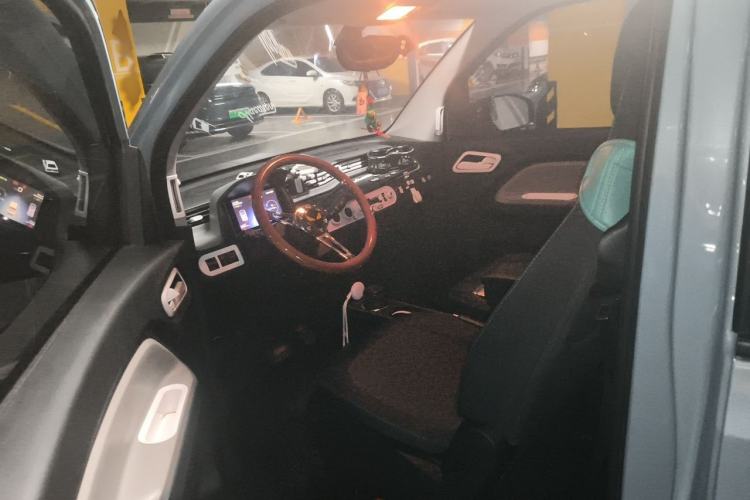 Used Wuling Hongguang MINIEV 2020 Enjoyment Model Lithium Iron Phosphate Left Front Seat
