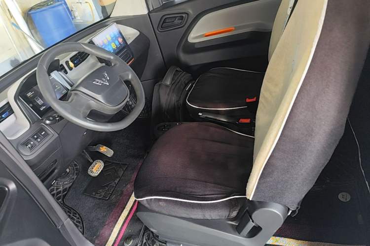Used Wuling Hongguang MINIEV 2020 Enjoyment Model Lithium Iron Phosphate Left Front Seat