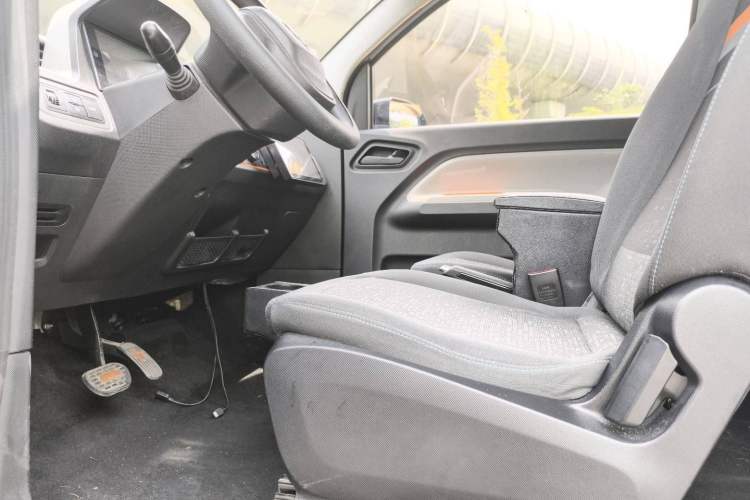 Used Wuling Hongguang MINIEV 2020 Freedom Version Lithium Iron Phosphate Left Front Seat