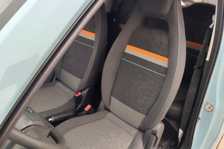 Used Wuling Hongguang MINIEV 2020 Zizai Version Lithium-NMC Left Front Seat