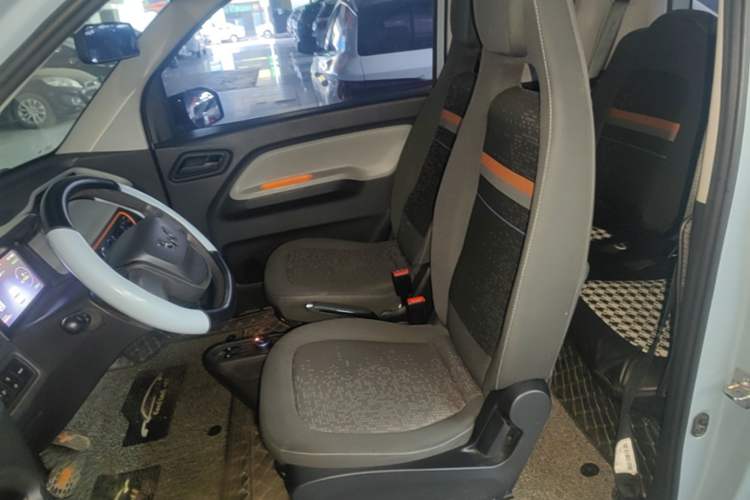 Used Wuling Hongguang MINIEV 2020 Enjoy Edition Lithium-Ion Battery Left Front Seat
