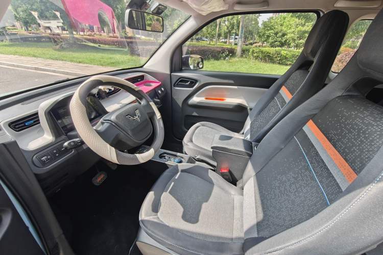 Used Wuling Hongguang MINIEV 2020 Enjoy Edition Lithium-Ion Battery Left Front Seat