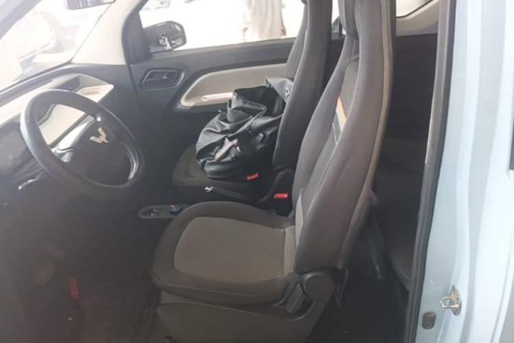 Used Wuling Hongguang MINIEV 2020 Freedom Version Lithium Iron Phosphate Left Front Seat