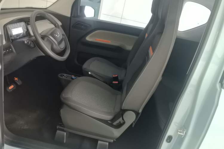 Used Wuling Hongguang MINIEV 2020 Lite Version Lithium Iron Phosphate Left Front Seat