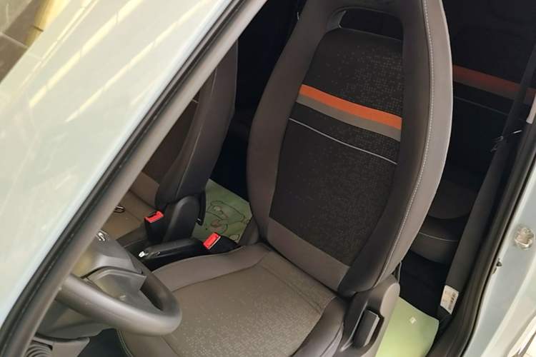 Used Wuling Hongguang MINIEV 2020 Enjoyment Model Lithium Iron Phosphate Left Front Seat