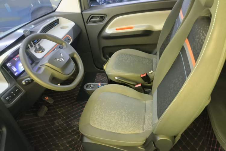 Used Wuling Hongguang MINIEV 2020 Enjoyment Model Lithium Iron Phosphate Left Front Seat