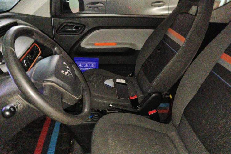 Used Wuling Hongguang MINIEV 2020 Freedom Version Lithium Iron Phosphate Left Front Seat