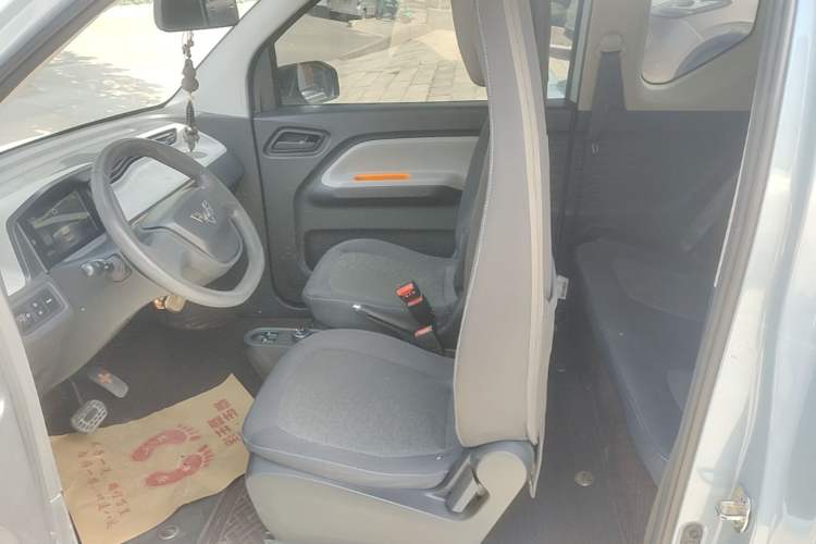 Used Wuling Hongguang MINIEV 2020 Enjoy Edition Lithium-Ion Battery Left Front Seat