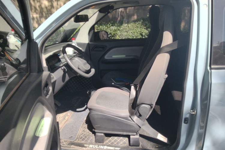 Used Wuling Hongguang MINIEV 2020 Freedom Version Lithium Iron Phosphate Left Front Seat