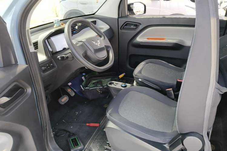 Used Wuling Hongguang MINIEV 2020 Zizai Version Lithium-NMC Left Front Seat