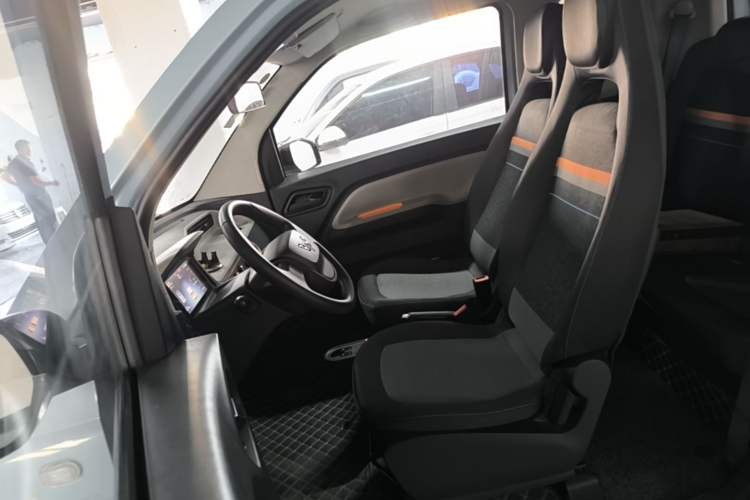 Used Wuling Hongguang MINIEV 2020 Enjoyment Model Lithium Iron Phosphate Left Front Seat