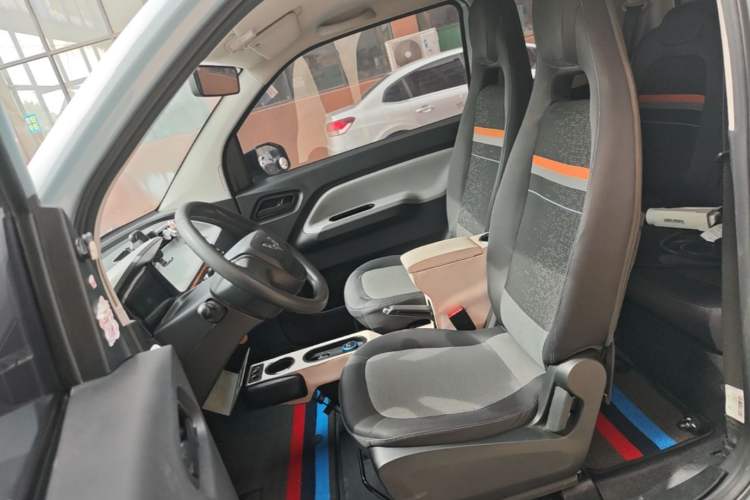 Used Wuling Hongguang MINIEV 2020 Freedom Version Lithium Iron Phosphate Left Front Seat
