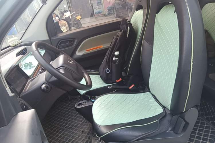 Used Wuling Hongguang MINIEV 2020 Zizai Version Lithium-NMC Left Front Seat