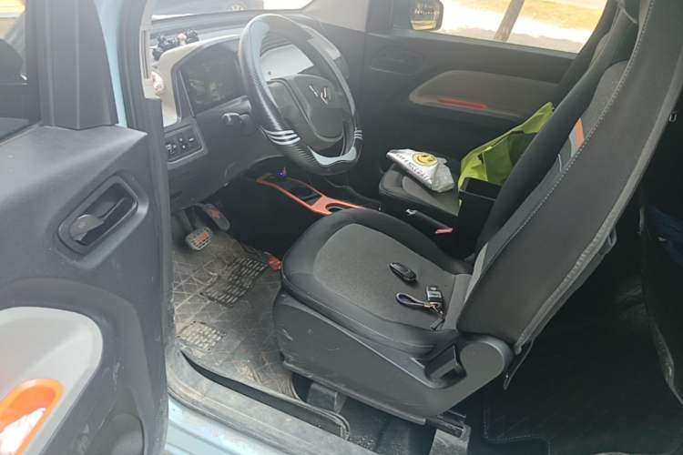 Used Wuling Hongguang MINIEV 2020 Freedom Version Lithium Iron Phosphate Left Front Seat