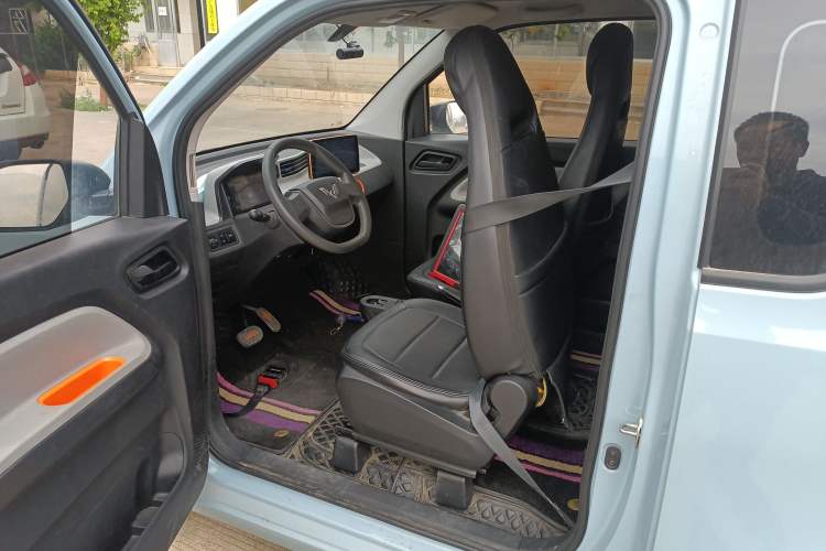Used Wuling Hongguang MINIEV 2020 Freedom Version Lithium Iron Phosphate Left Front Seat