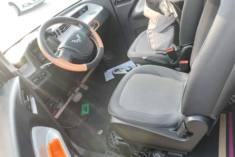 Used Wuling Hongguang MINIEV 2020 Zizai Version Lithium-NMC Left Front Seat