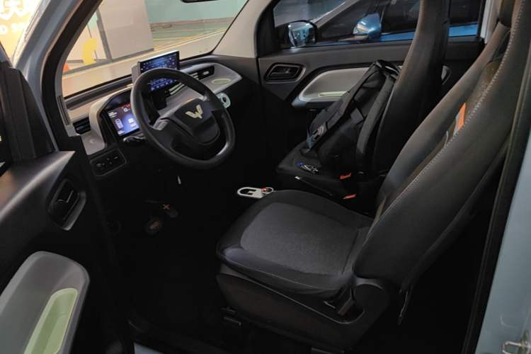 Used Wuling Hongguang MINIEV 2020 Freedom Version Lithium Iron Phosphate Left Front Seat