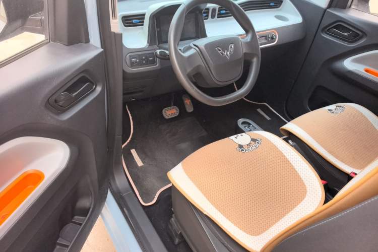Used Wuling Hongguang MINIEV 2020 Enjoy Edition Lithium-Ion Battery Left Front Seat