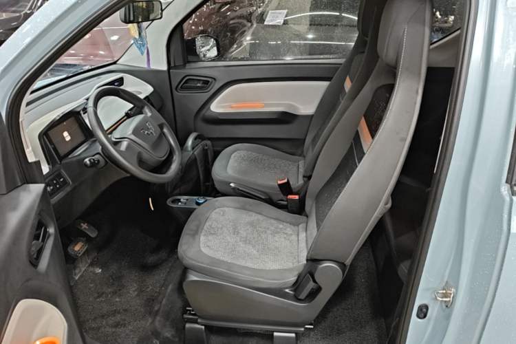 Used Wuling Hongguang MINIEV 2020 Zizai Version Lithium-NMC Left Front Seat