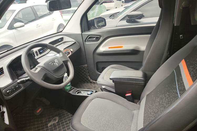Used Wuling Hongguang MINIEV 2020 Enjoyment Model Lithium Iron Phosphate Left Front Seat