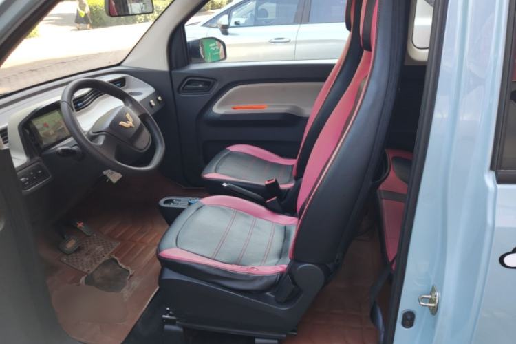 Used Wuling Hongguang MINIEV 2020 Freedom Version Lithium Iron Phosphate Left Front Seat