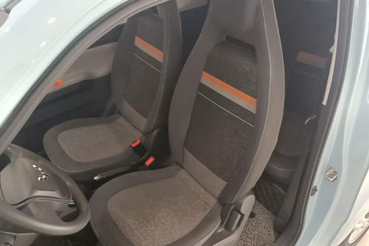 Used Wuling Hongguang MINIEV 2020 Enjoy Edition Lithium-Ion Battery Left Front Seat