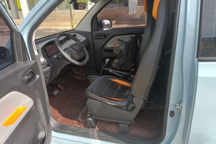 Used Wuling Hongguang MINIEV 2020 Freedom Version Lithium Iron Phosphate Left Front Seat