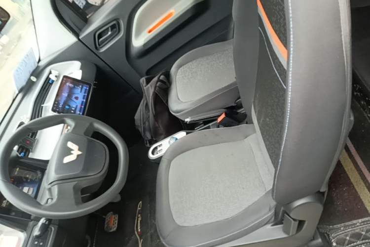 Used Wuling Hongguang MINIEV 2020 Freedom Version Lithium Iron Phosphate Left Front Seat