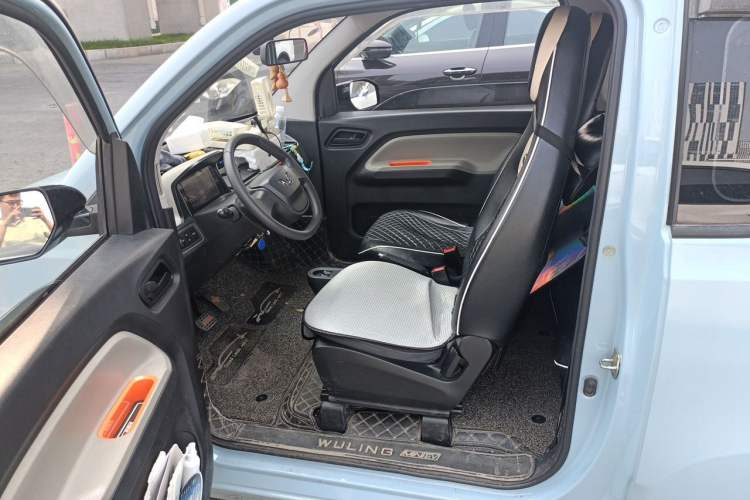 Used Wuling Hongguang MINIEV 2020 Enjoyment Model Lithium Iron Phosphate Left Front Seat
