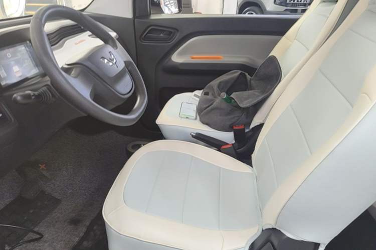 Used Wuling Hongguang MINIEV 2020 Zizai Version Lithium-NMC Left Front Seat