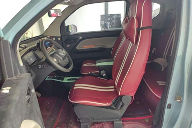 Used Wuling Hongguang MINIEV 2020 Zizai Version Lithium-NMC Left Front Seat