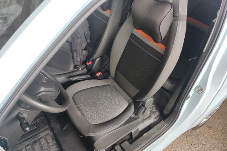 Used Wuling Hongguang MINIEV 2020 Freedom Version Lithium Iron Phosphate Left Front Seat